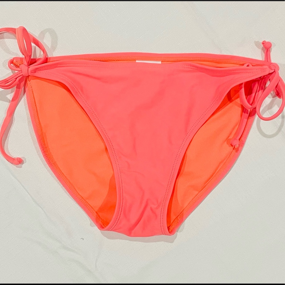 Swim bottoms size M